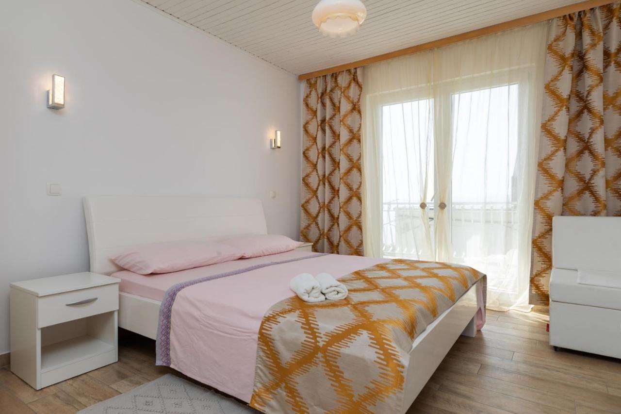 Apartments By The Sea Duce, Omis - 2992 Dugi Rat Exterior foto