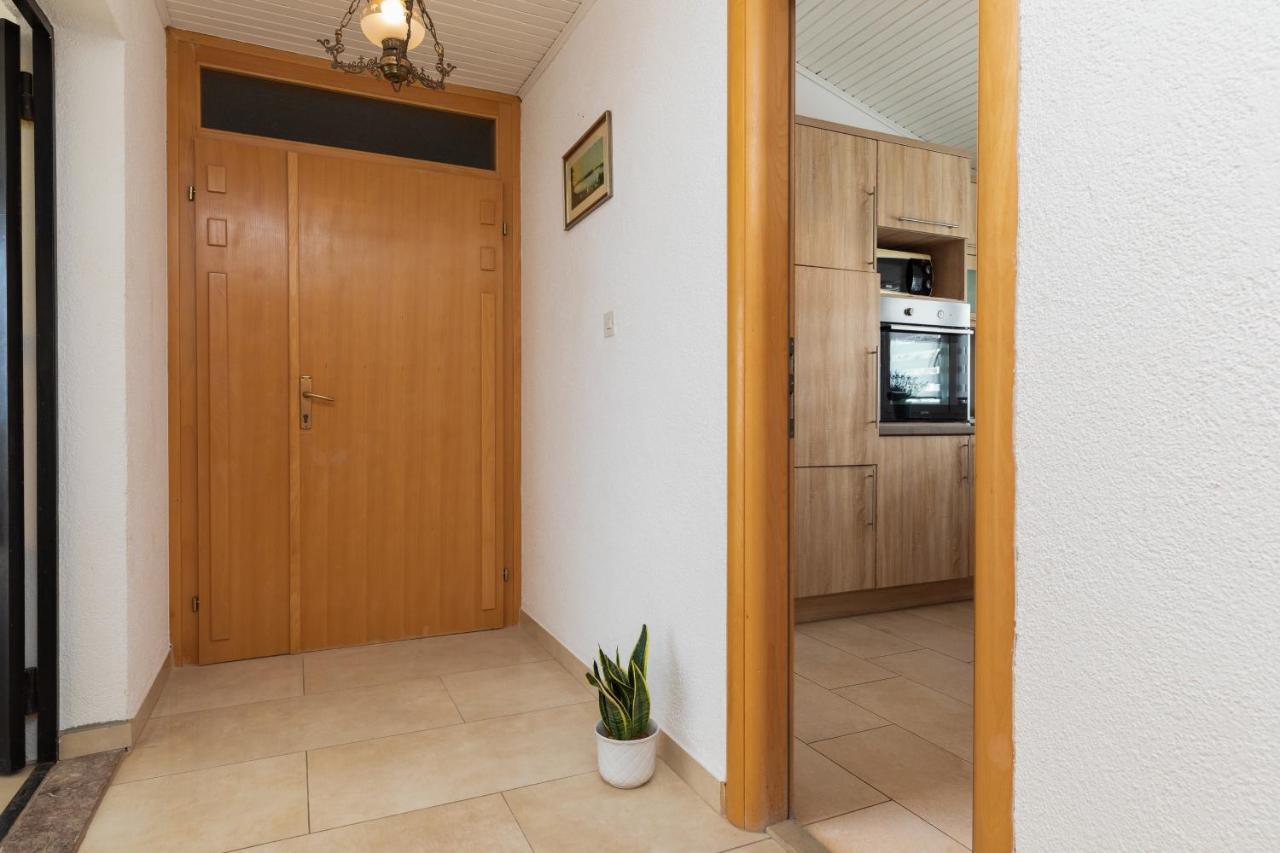 Apartments By The Sea Duce, Omis - 2992 Dugi Rat Exterior foto